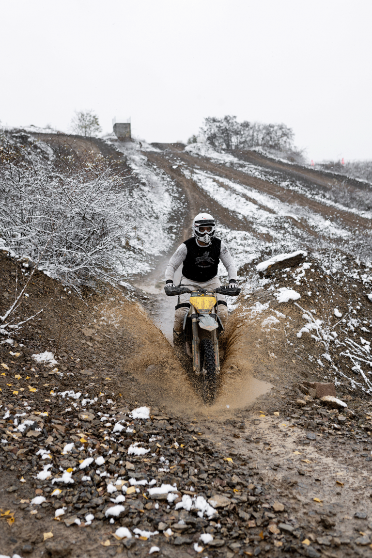 Ein weiteres Foto der Race Division Collection von Fuel Motorcycle. Hochwertige Fotografie von JNPhotografics.