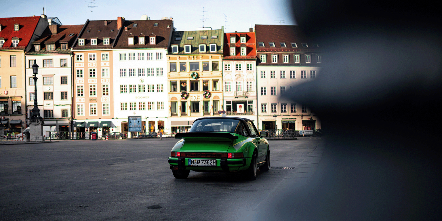Ein weiteres Bild des grünen Porsche G-Model Targa in München. Hochwertige Fotografie von JNPhotografics.
