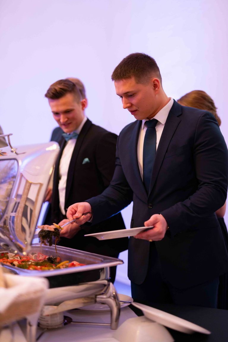 Festliche Atmosphäre beim 2. Rhöner Winterball – Eventfotografie von JNPhotografics, die die elegante Dekoration und das stilvolle Ambiente der Wohltätigkeitsveranstaltung zeigt.