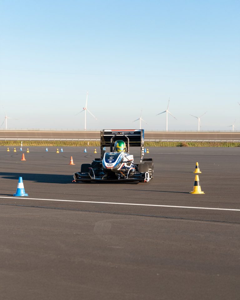 Formula Student Testing mit Mahle und Beitske Visser – Testfahrten mit dem Rennwagen